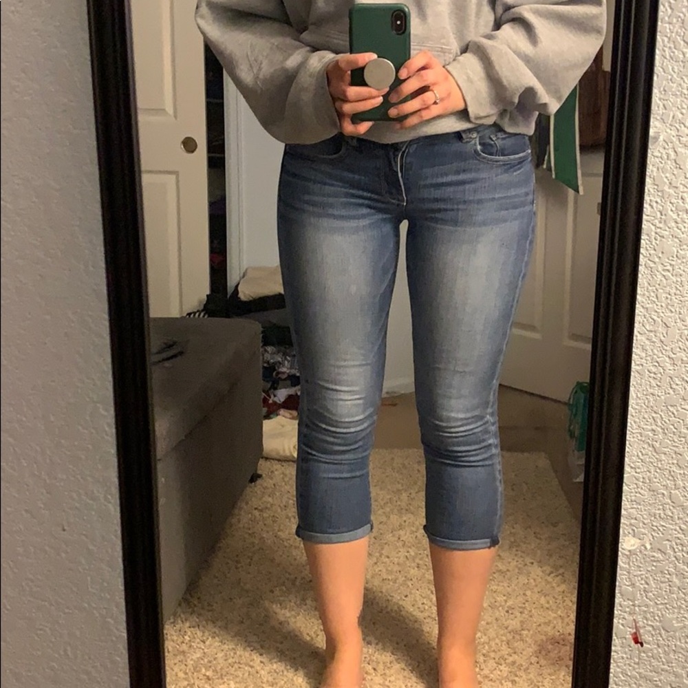 Light Wash Capris